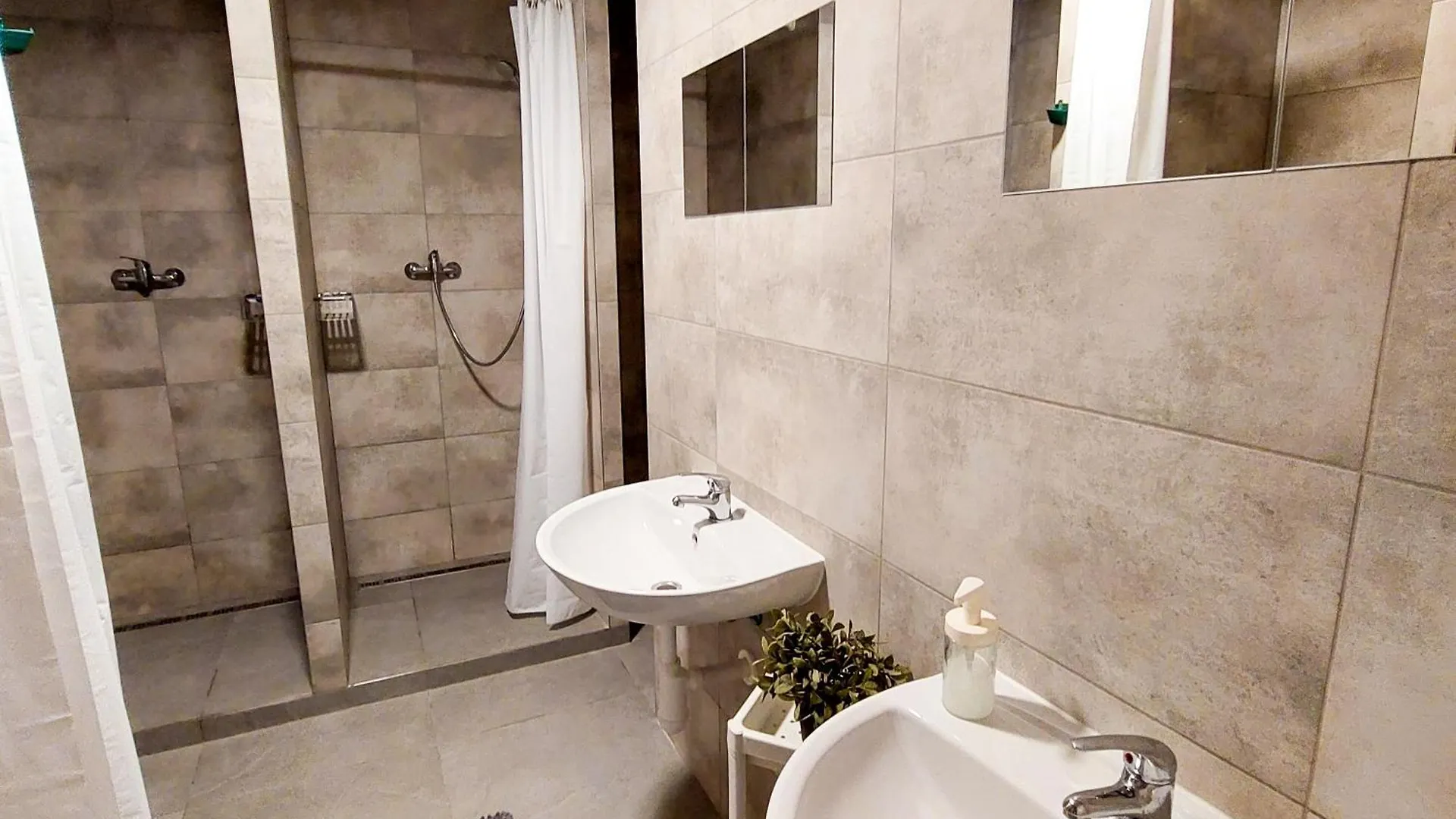 Homestay Utulny Podkrovni Pokoj R4 Prague