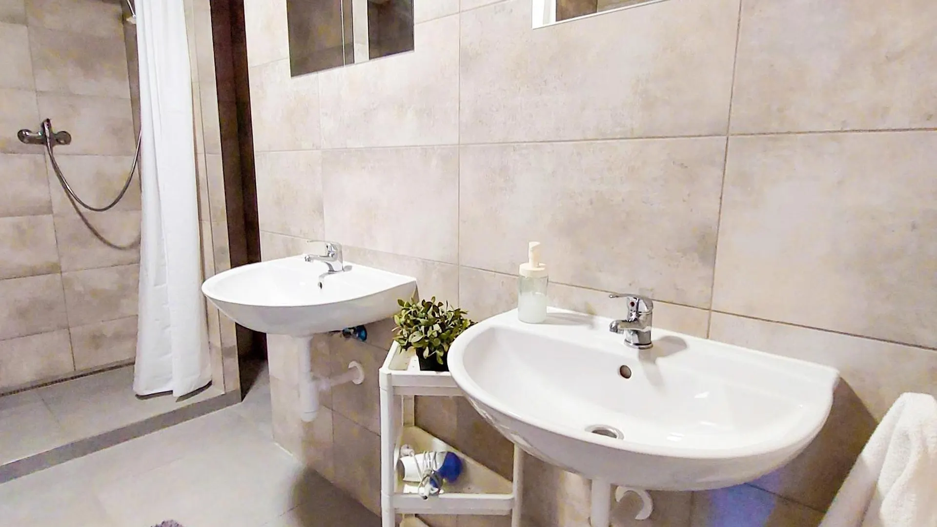 Utulny Podkrovni Pokoj R4 Prague Homestay