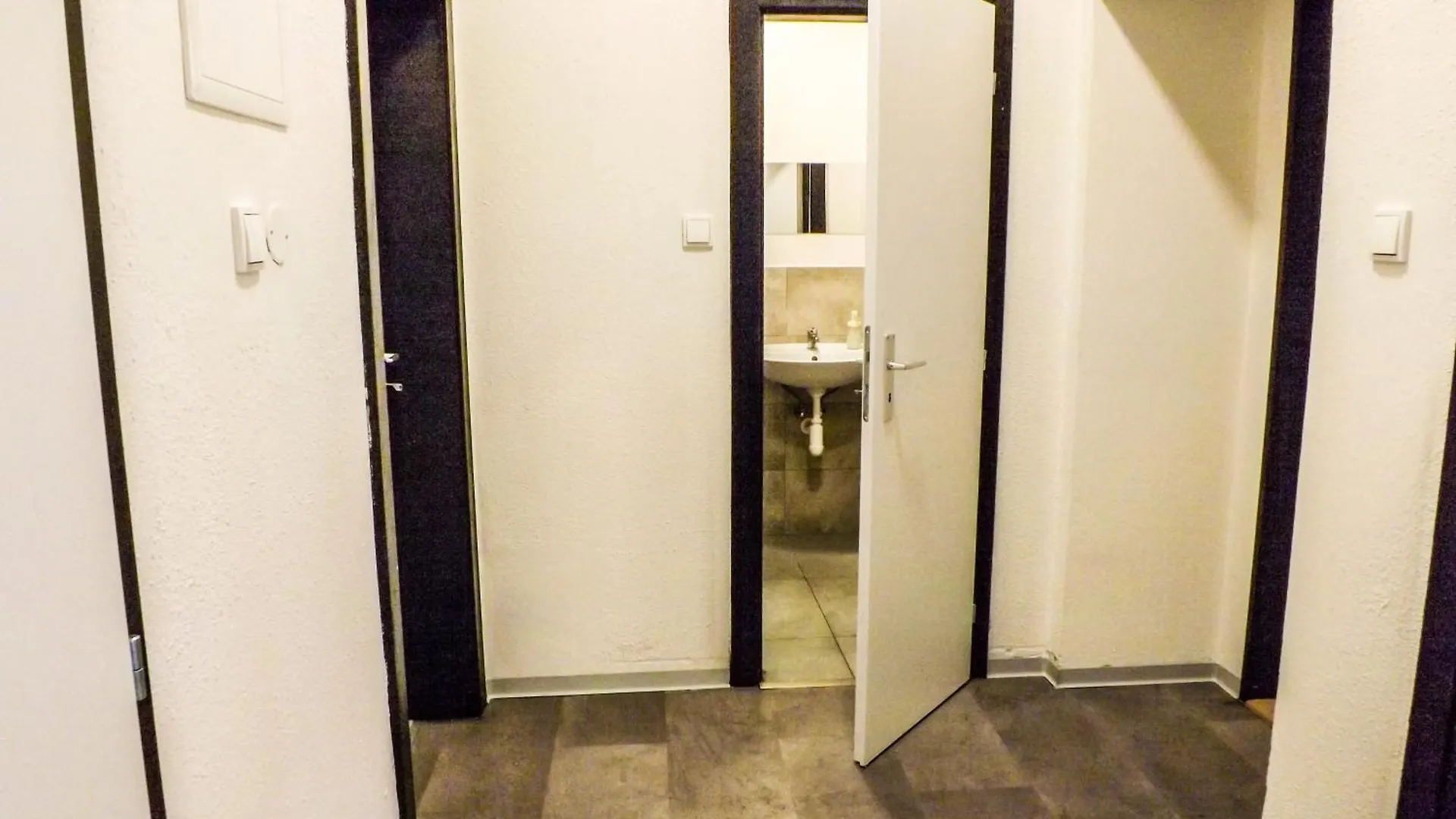 Utulny Podkrovni Pokoj R4 Prag Rum i privatbostad